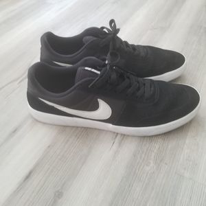 Mens Nike SB skate shoes